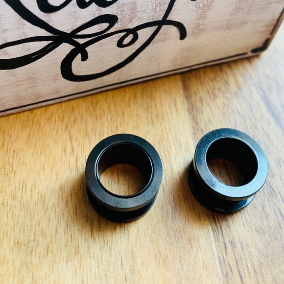 Black Metal gauge plugs - Picture 3 of 3